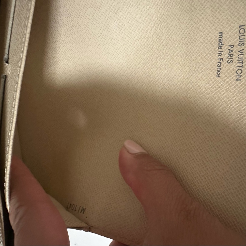 Louis Vuitton Azure Wallet - Picture 4 of 10